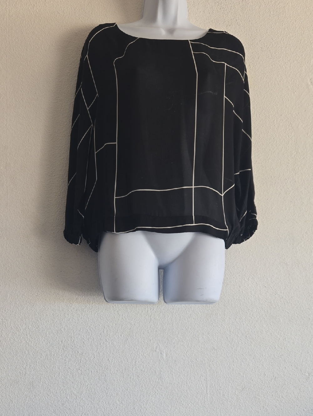 *C1 - NEW 100% POLYSTER SZ. MED LONG SLEEVE BLOUSE W/ TAGS